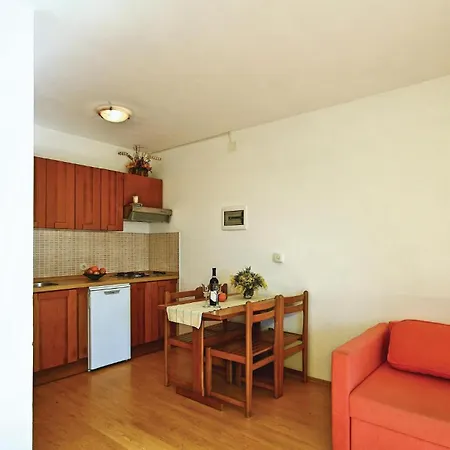 Appartamento Lovely In With Kitchen Tar-Vabriga