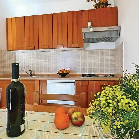 Lovely In With Kitchen * Tar-Vabriga
