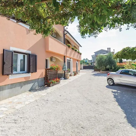 Lovely In With Kitchen Appartamento