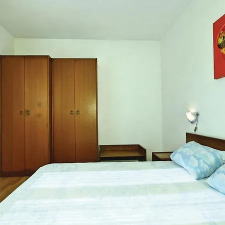 Appartamento Lovely In With Kitchen
